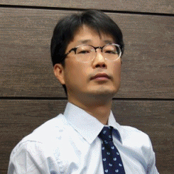 가발을 너무 어렵게 생각하지 말고 보다 편하게 착용해 보세요.<br />
오랜 노하우와 기술력을 바탕으로 보다 가볍고 편안한 착용감과 내머리 같은 자연스러운 가발을 만들어 드리도록 항상 노력하겠습니다.